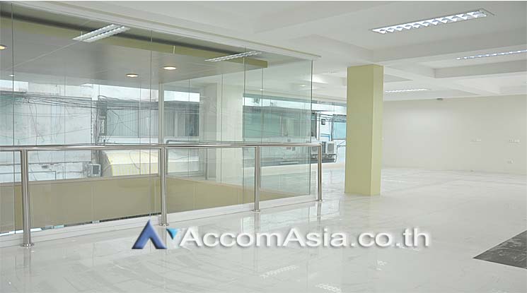 5  Office Space For Sale in Silom ,Bangkok BTS Sala Daeng AA13147